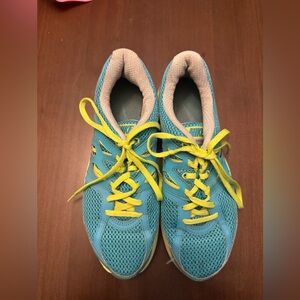 Used Nike running shoes size 7